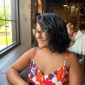 Meet your Posher, Pamela